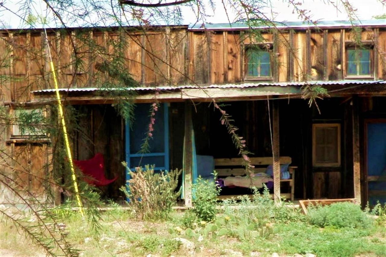 Ocho Guesthouse & Weaver'S Studio Espanola Bagian luar foto